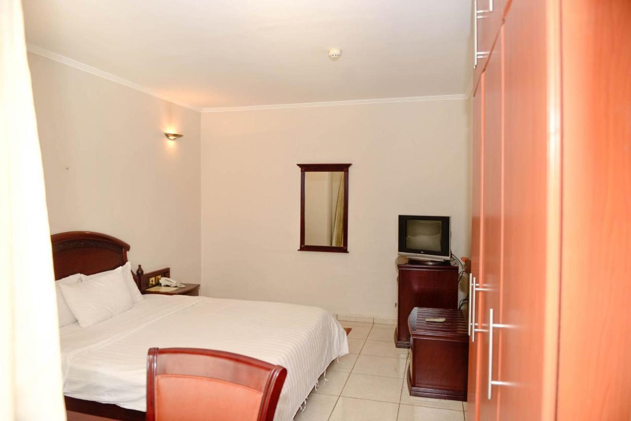 Room In Bb - Enjoy You Vacation Wail Staying In This Single Room Fit For 2 People キガリ エクステリア 写真